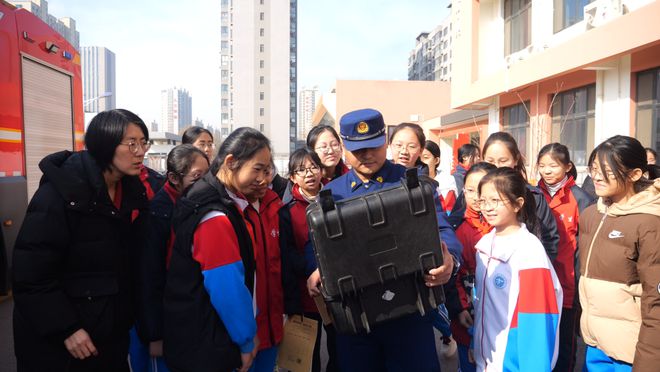 安全秘籍快来get！登顶的吒儿来辛集了！(图3)