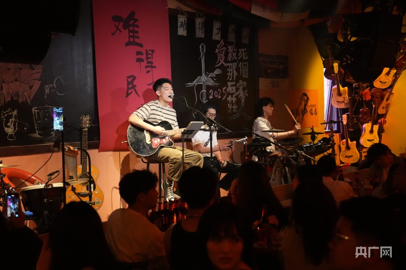 河北一夜丨都市青年“夜归人”(图3)