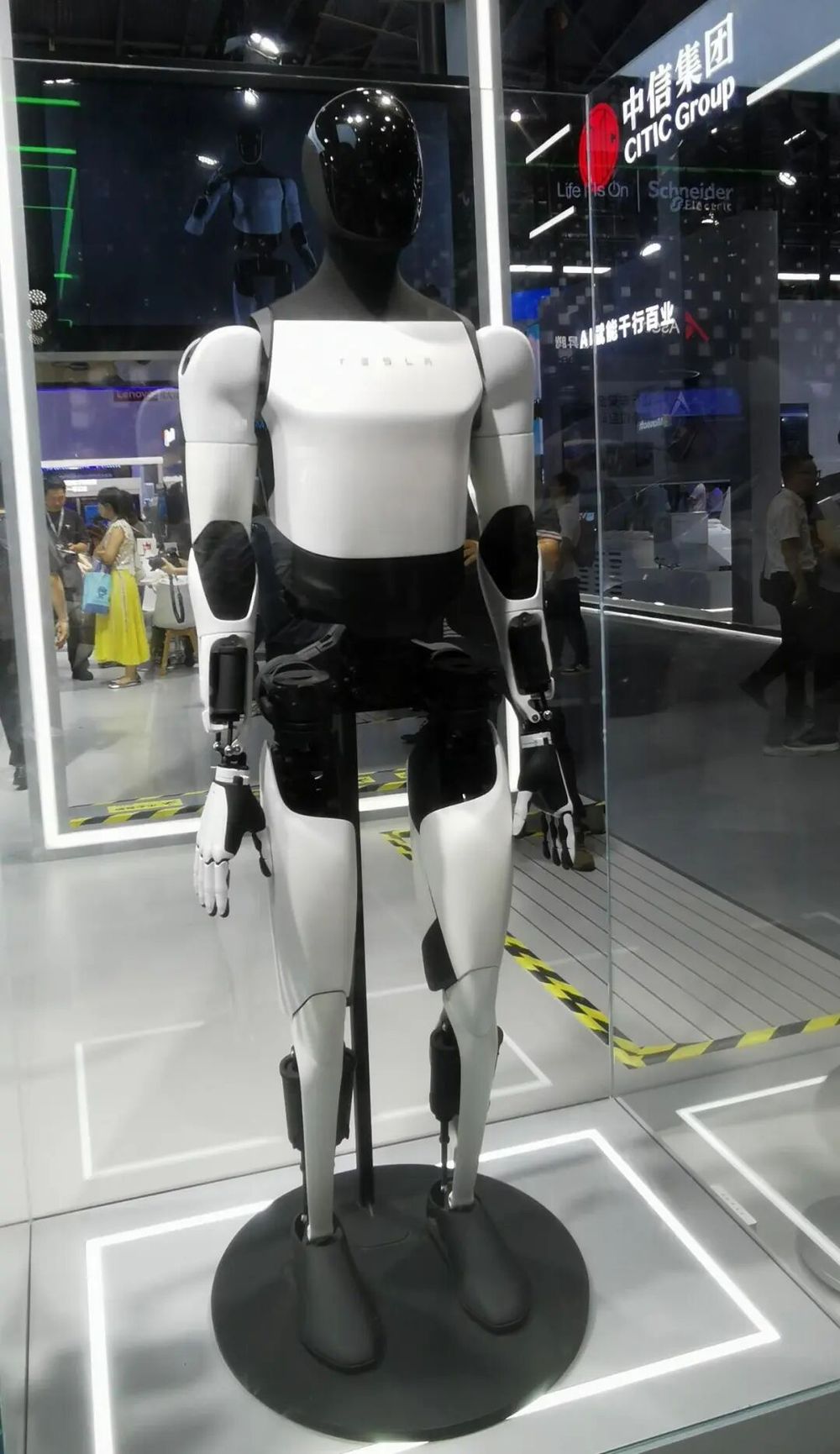 新加坡联合早报发文——春晚机器人让外国网民破防：“西方仍处于中世纪”(图3)